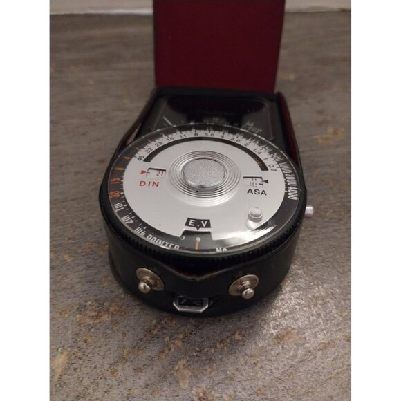 Capital Photographic Light Meter With Leather Case For DIN & ASA Film Settings - Picture 2 of 5